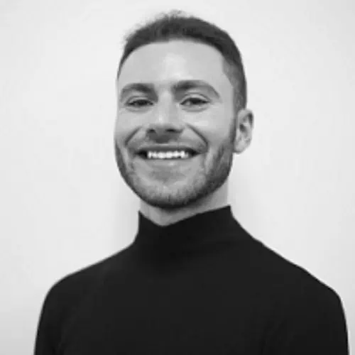 aaron robert headshot