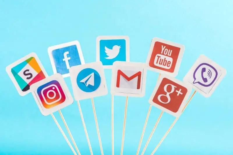 signs for each social media website or app